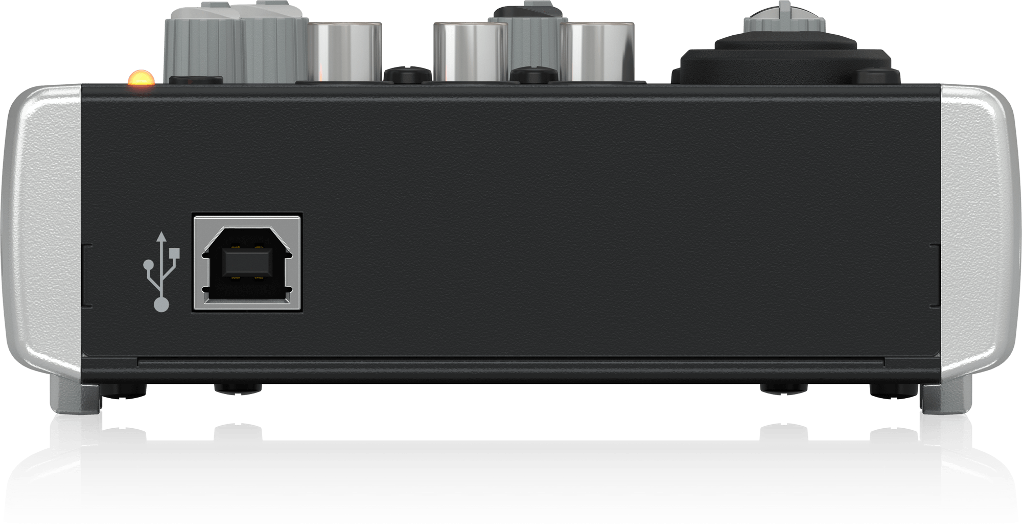 302USB背面のメーカー商品写真。PC接続と給電に使うUSB Type B端子が見えます。