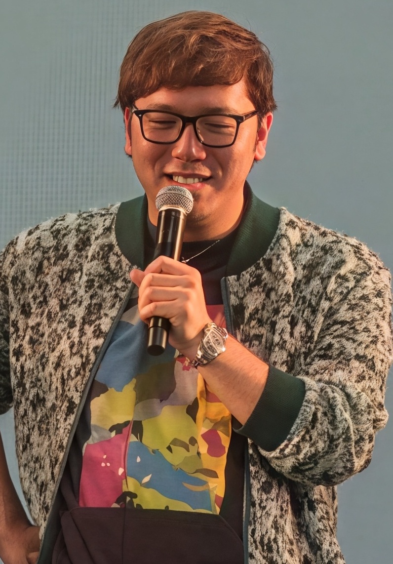 2023年11月の長崎スタジアムシティでのHIKAKIN。