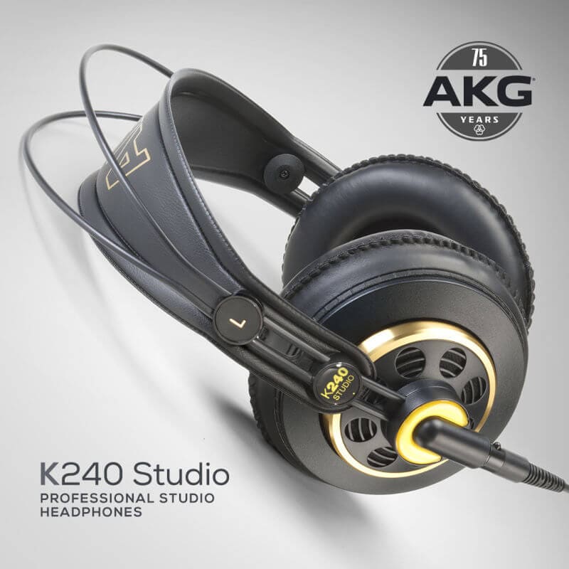 K240 Studioの別方向の商品写真。片側のケーブル接続部が見えます。 写真：サウンドハウス掲載商品素材。