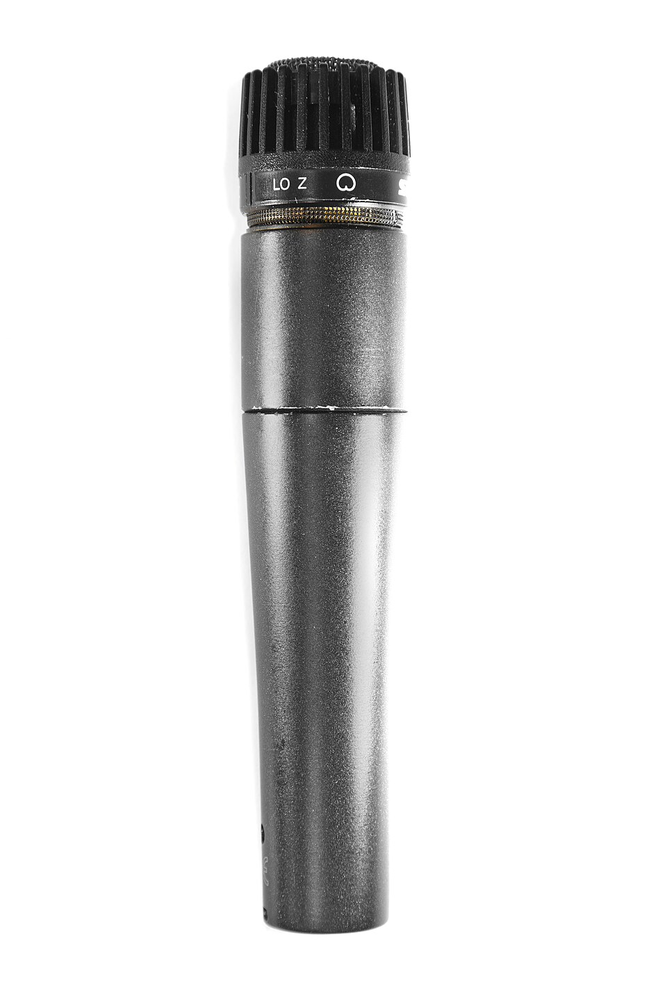SM57のヘッド部分とLO Z表記を写した別角度の写真